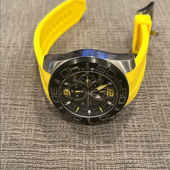 Invicta Bold Yellow and Silver Men's Watch - Picture 3 of 4